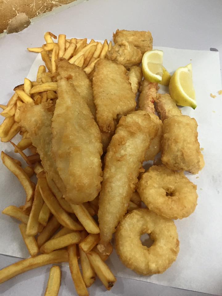 champions lake fish and chips | restaurant | Shop 7/125 Westfield Rd, Camillo WA 6111, Australia | 0452433583 OR +61 452 433 583