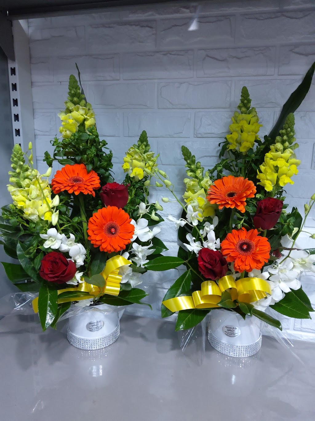 Craigmore Flowers r us | Shop 5/240 Yorktown Rd, Craigmore SA 5114, Australia | Phone: (08) 8252 5500