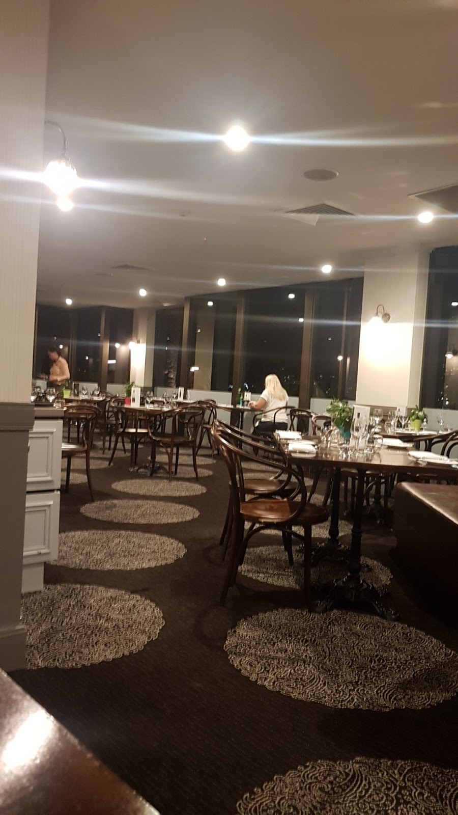 Plates Café Bar Restaurant | restaurant | Cnr Kingsford Smith Drive &, Hunt St, Hamilton QLD 4007, Australia | 0738621800 OR +61 7 3862 1800