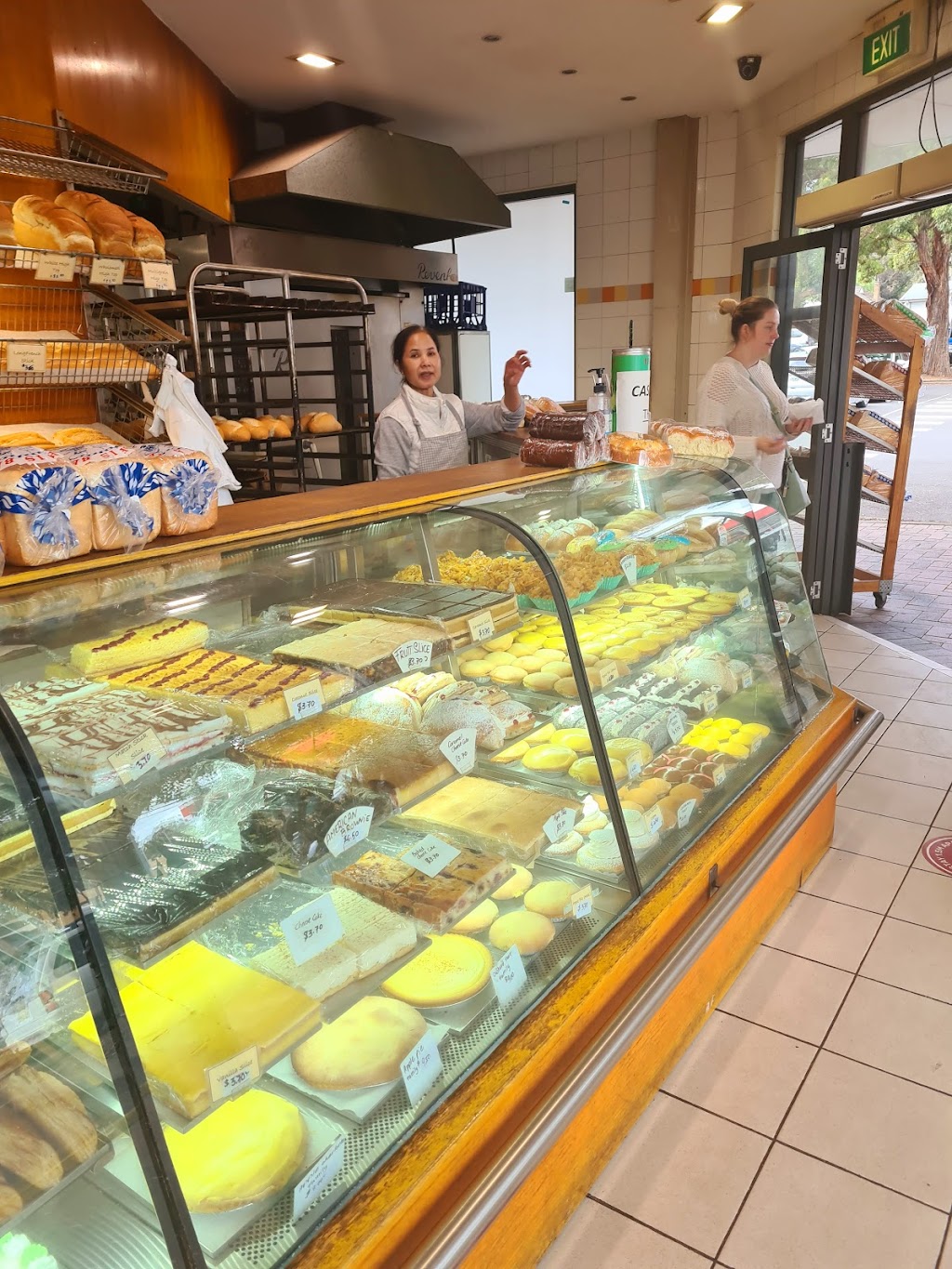 Annies Bakery | bakery | 15/1-15 Murray St, Camden NSW 2570, Australia | 0246553869 OR +61 2 4655 3869