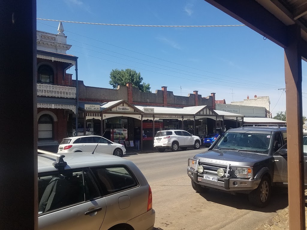 Railway Hotel | bar | 101 Broadway, Dunolly VIC 3472, Australia | 54681013 OR +61 54681013