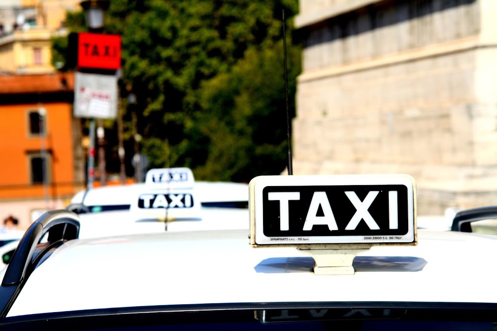 South Eastern Taxi |  | 348 Warburton Hwy, Wandin North VIC 3139, Australia | 0387123098 OR +61 3 8712 3098