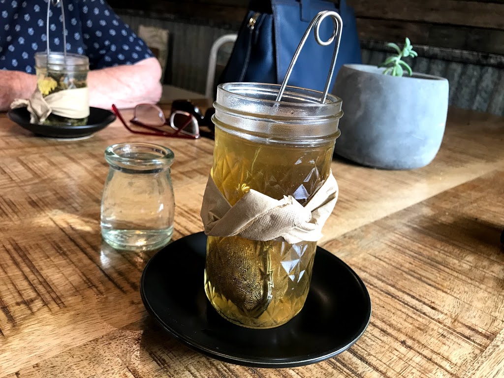 Fallen Leaf Espresso and Tea Bar | 1/33 Broadway, Burringbar NSW 2483, Australia | Phone: (02) 6677 1108