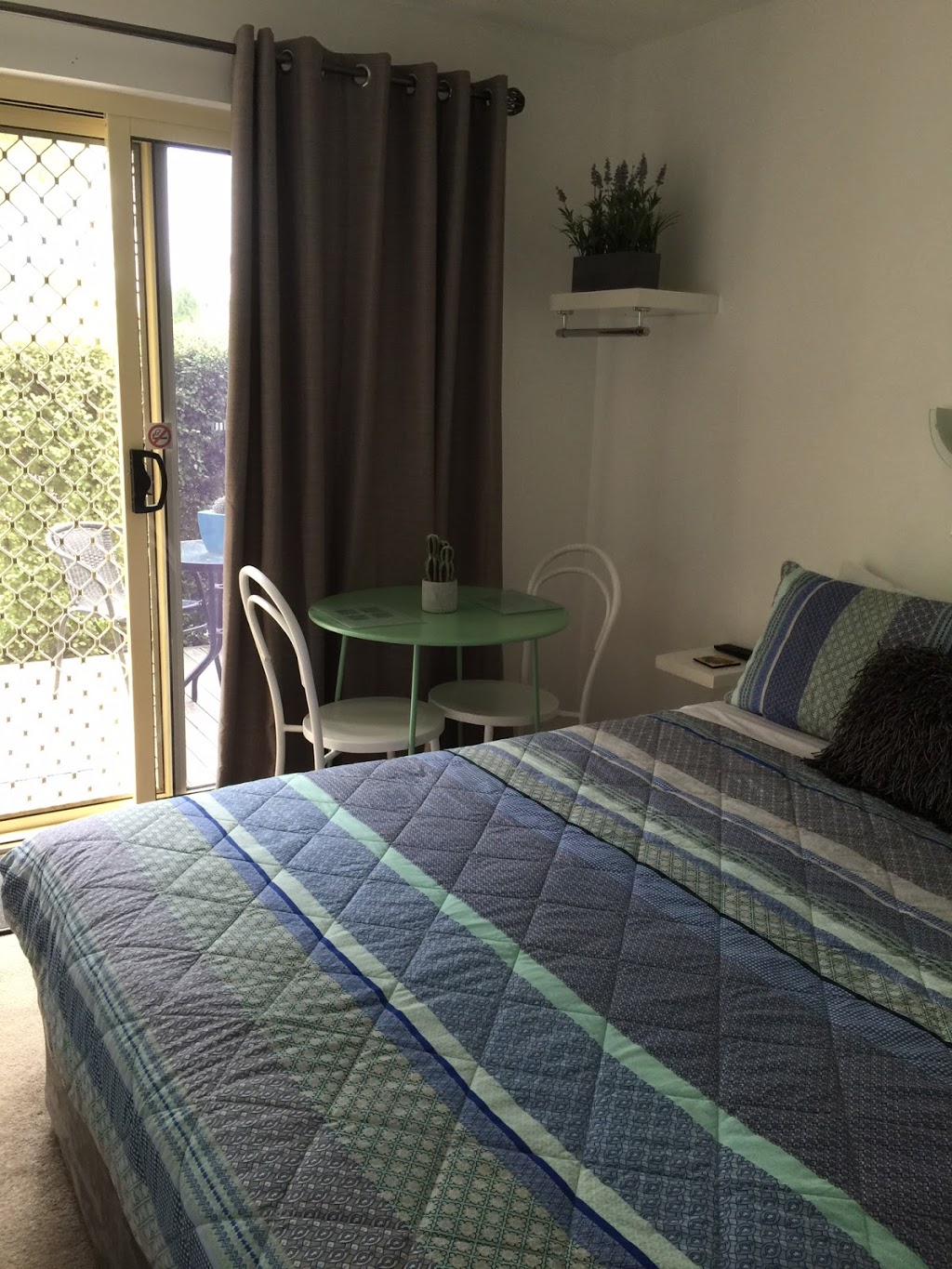 Arlingtons Portarlington Accommodation | 132 Newcombe St, Portarlington VIC 3223, Australia | Phone: (03) 5259 3799