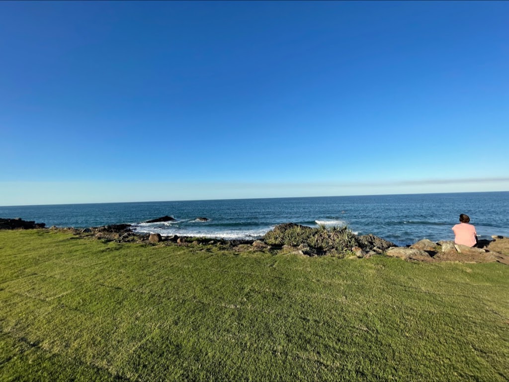 Whale Lookout | park | Headlands Esplanade, Innes Park QLD 4670, Australia | 0419818315 OR +61 419 818 315