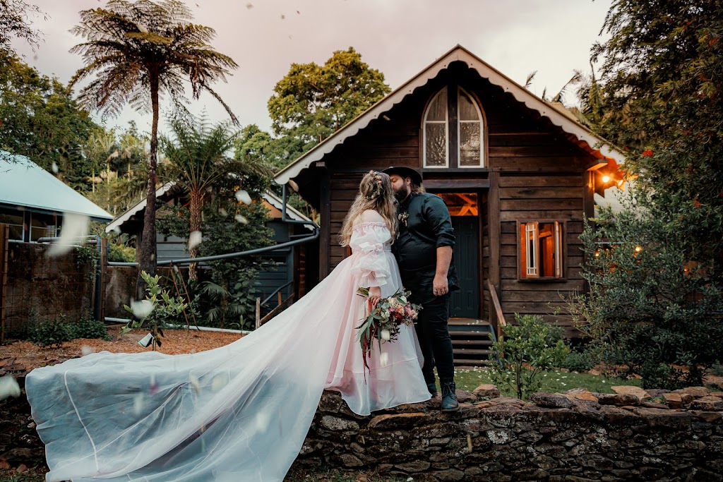 Elm House | 1956 Mount Glorious Rd, Mount Glorious QLD 4520, Australia | Phone: 0403 971 948