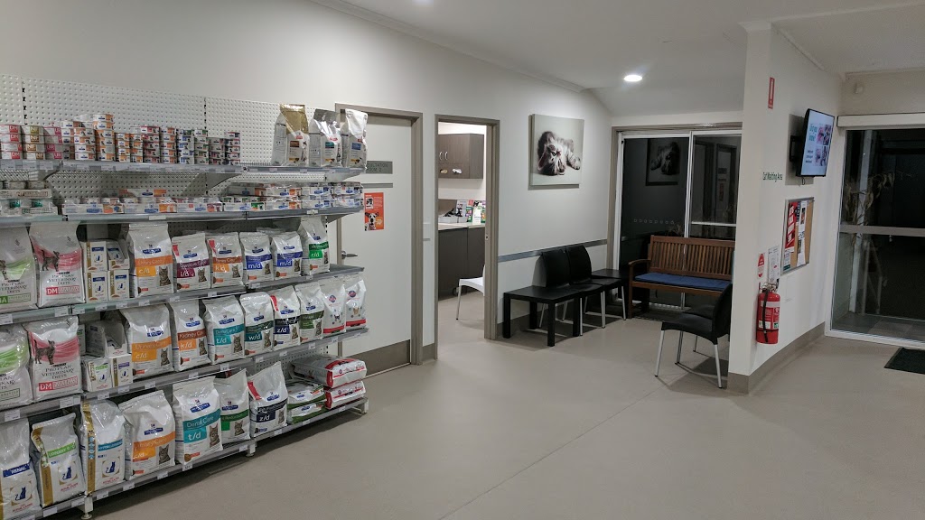 Greencross Vets Tuggeranong | veterinary care | Cnr Duggan Street and, Tharwa Dr, Calwell ACT 2905, Australia | 0262921900 OR +61 2 6292 1900