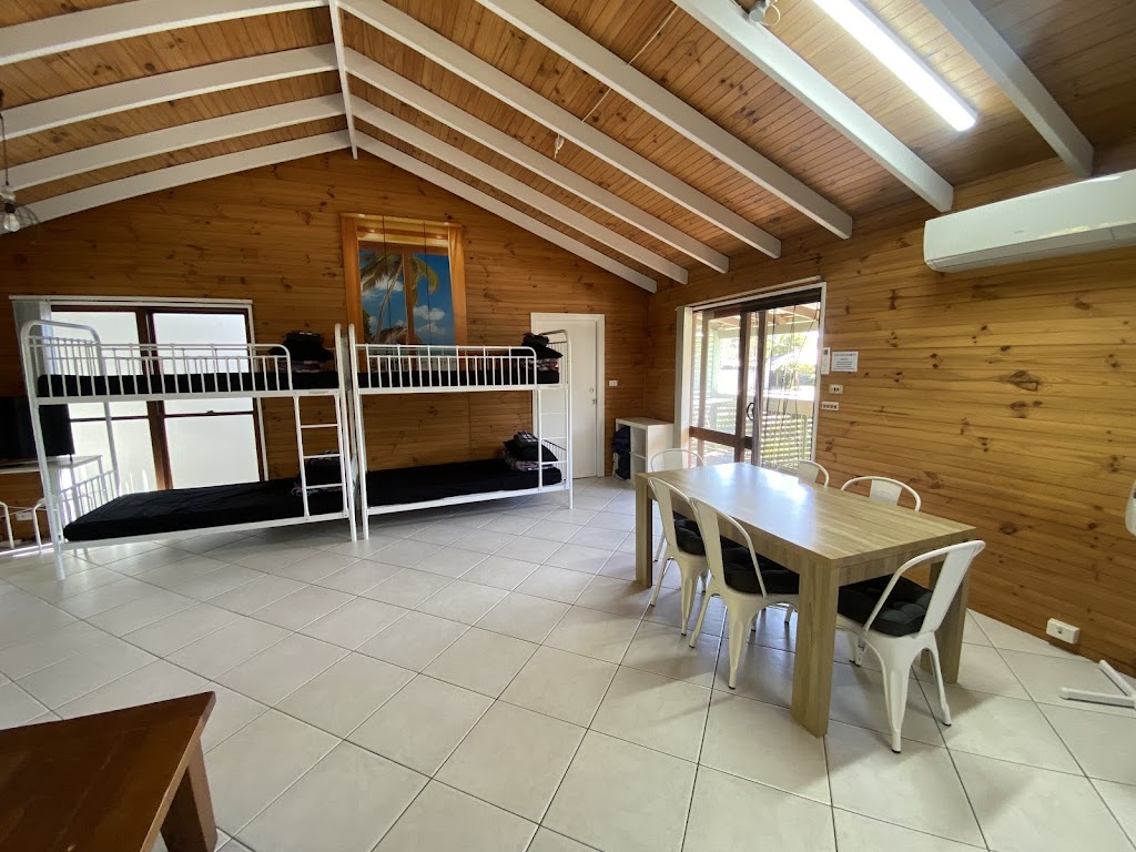 Sandy Beach Bungalow | Level 1/94 Diamond Head Dr, Sandy Beach NSW 2456, Australia | Phone: 0414 469 374