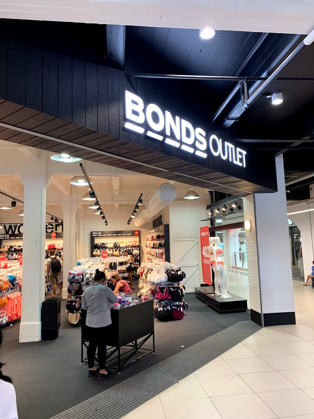 Bonds Outlet | clothing store | Birkenhead Point Outlet, Shop 71/72 Centre Roseby St, Drummoyne NSW 2047, Australia | 0291815312 OR +61 2 9181 5312
