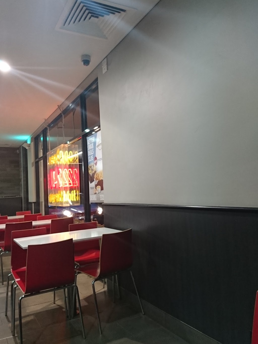 Hungry Jacks | restaurant | Maroondah Hwy &, Fletcher Rd, Chirnside Park VIC 3116, Australia | 0397275715 OR +61 3 9727 5715