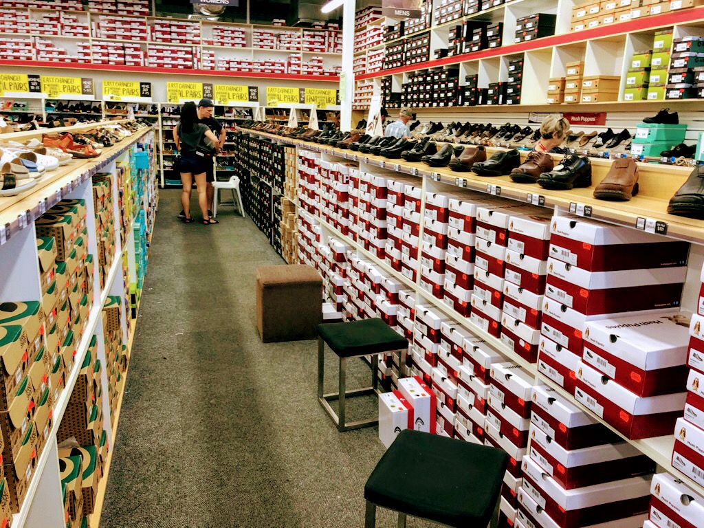 Shoe Warehouse | shoe store | Harbour Town Outlet Shopping Centre, C83 Gold Coast Hwy, Biggera Waters QLD 4216, Australia | 0755006899 OR +61 7 5500 6899