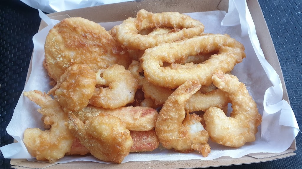 Charthouse Fish & Chips | meal takeaway | Shop 4/78 Charthouse Rd, Waikiki WA 6169, Australia | 0895285374 OR +61 8 9528 5374