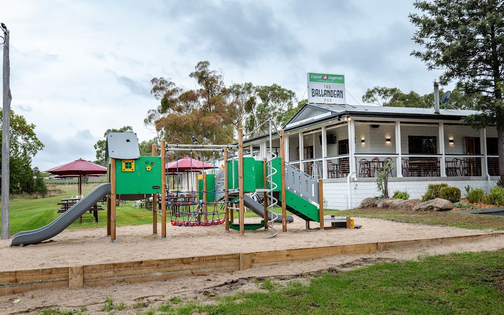 Ballandean Pub & Motel | 1 St Judes Lane Cnr, Eukey Rd, Ballandean QLD 4382, Australia | Phone: (07) 4580 2527