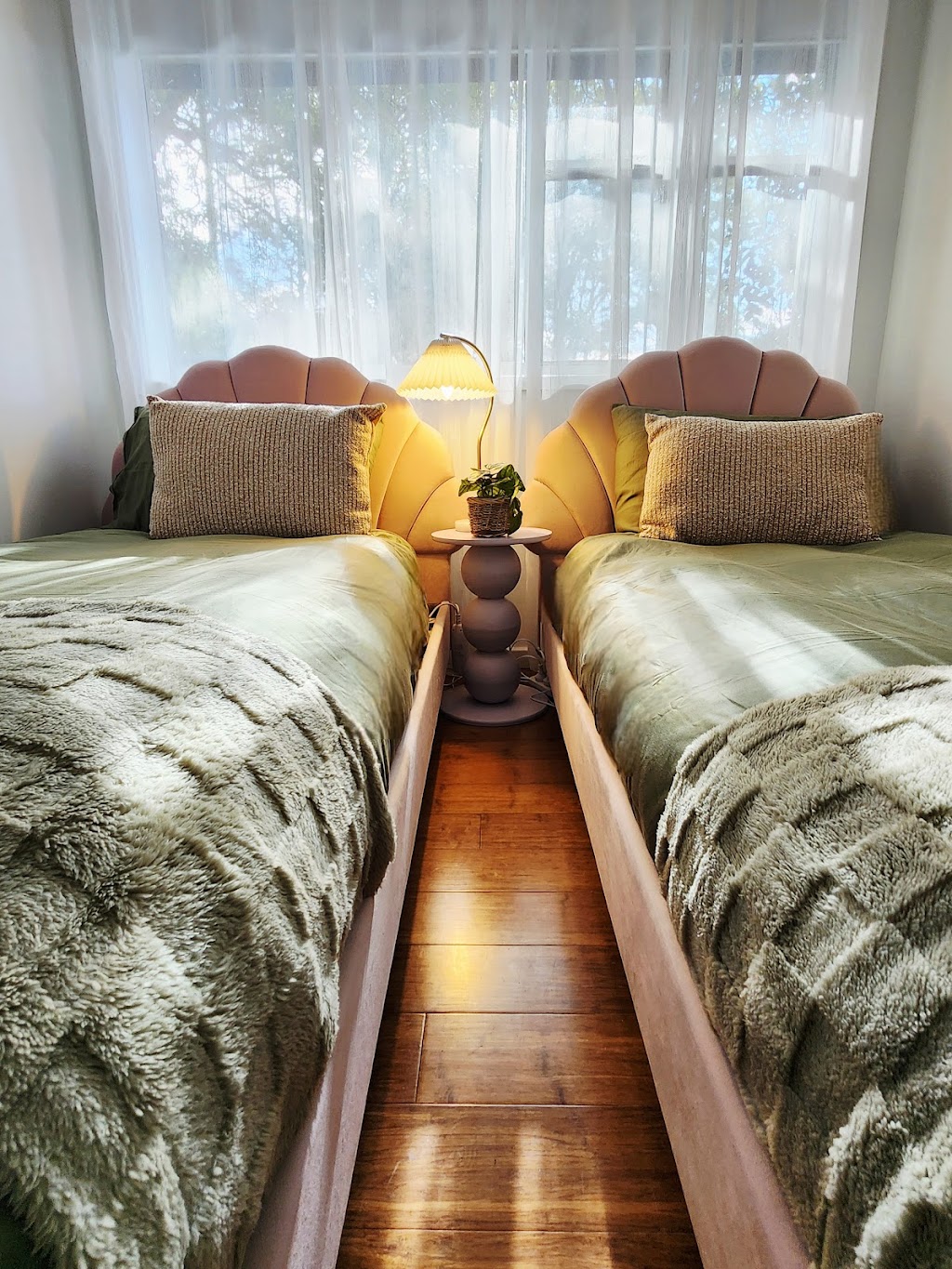 Panorama Spa Retreat in Blue Mountains | 14 Panorama Cres, Wentworth Falls NSW 2782, Australia | Phone: 0412 541 620