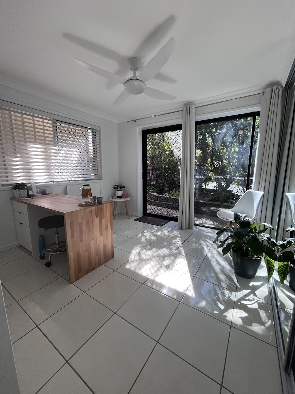 Kristan Turner. Bowen Therapist/ Remedial Therapies | 36 Stevenson St, Barlows Hill QLD 4703, Australia | Phone: 0431 371 360