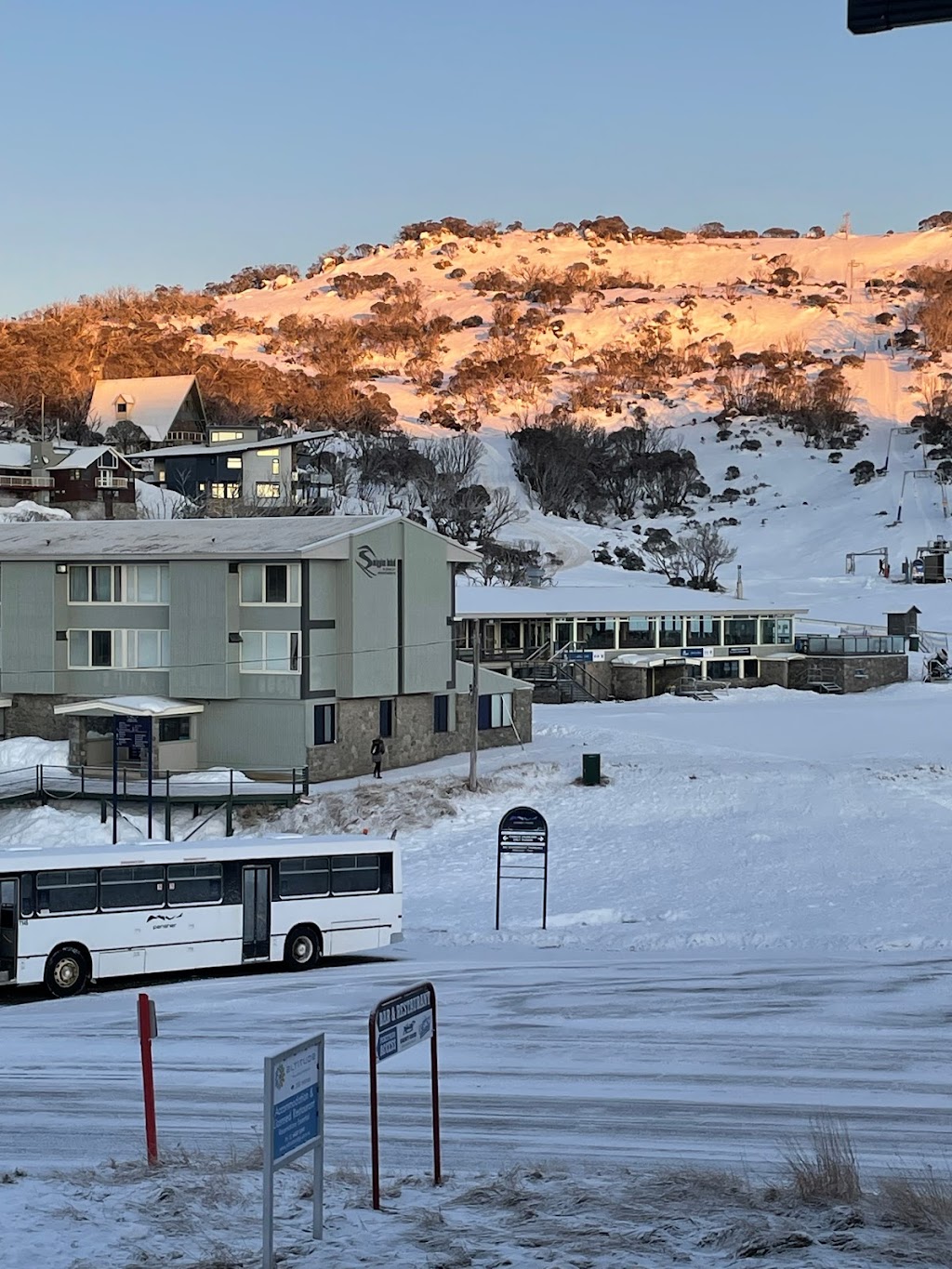 Snowstay at Heidis | lodging | Apartment 8/6 Link Rd, Kosciuszko National Park NSW 2627, Australia | 0417342435 OR +61 417 342 435