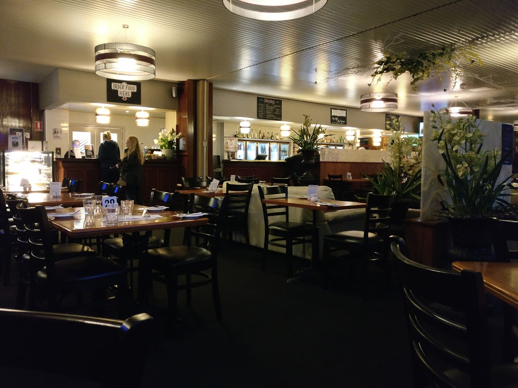 The Kingsley Tavern | restaurant | 90 Kingsley Dr, Kingsley WA 6026, Australia | 0894096767 OR +61 8 9409 6767