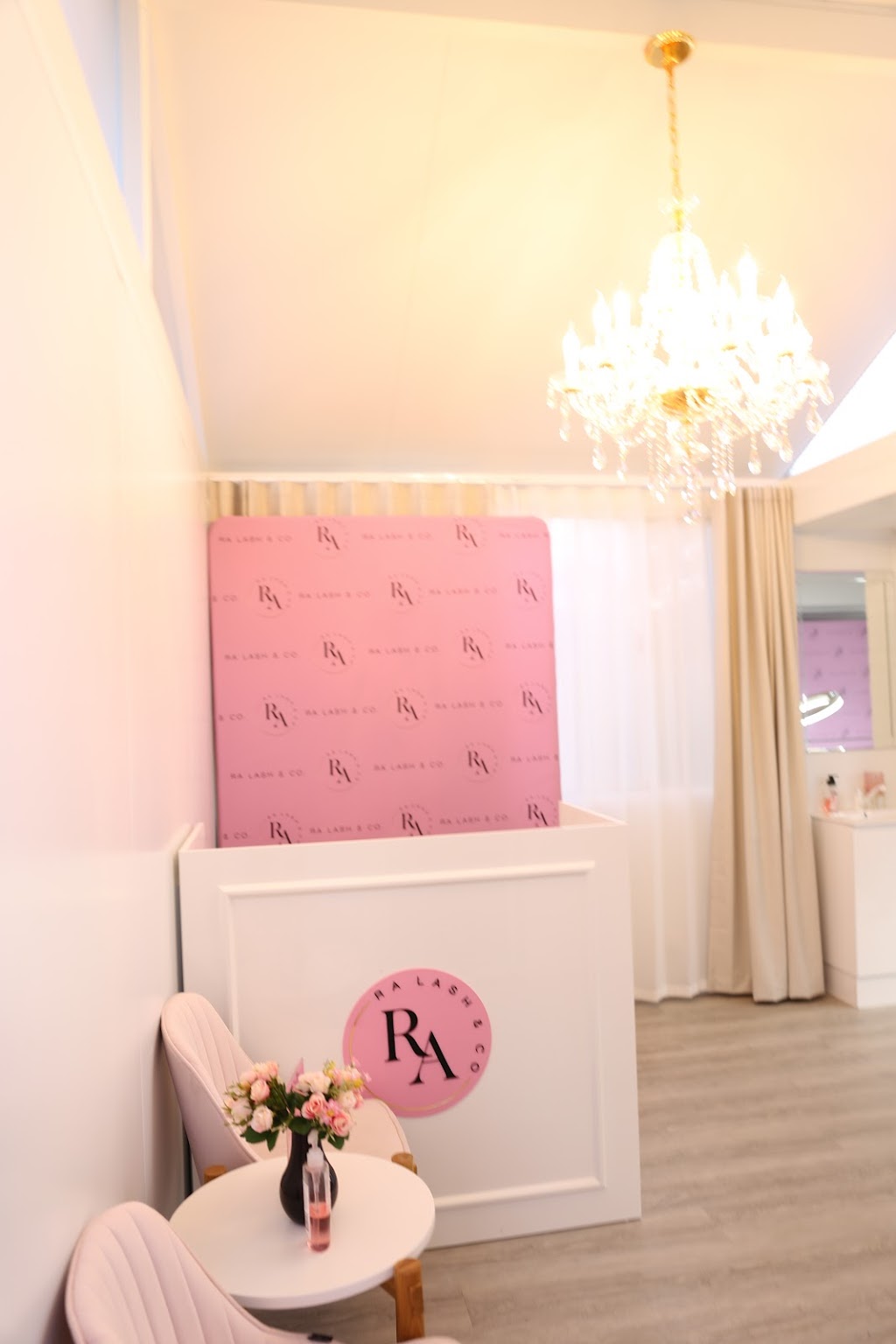 Ra Lash & Co. | beauty salon | 3 Molloy Dr, Orange NSW 2800, Australia | 0459955531 OR +61 459 955 531