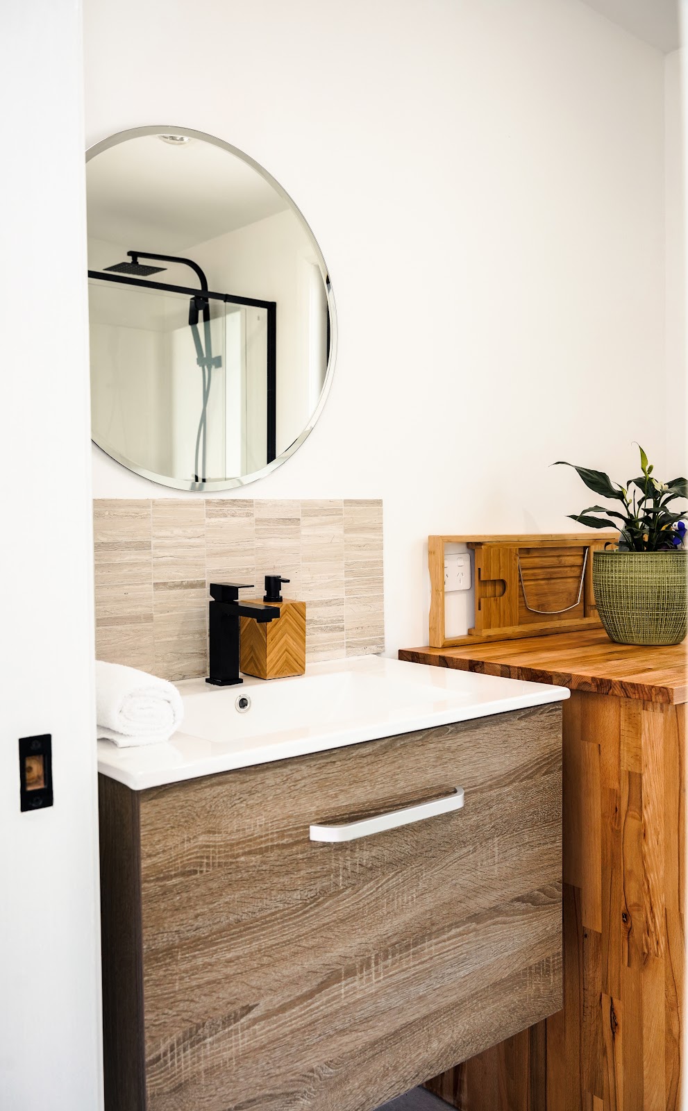 Blyth Retreat | 35 Blyth Parade, Great Bay TAS 7150, Australia | Phone: 0407 818 616