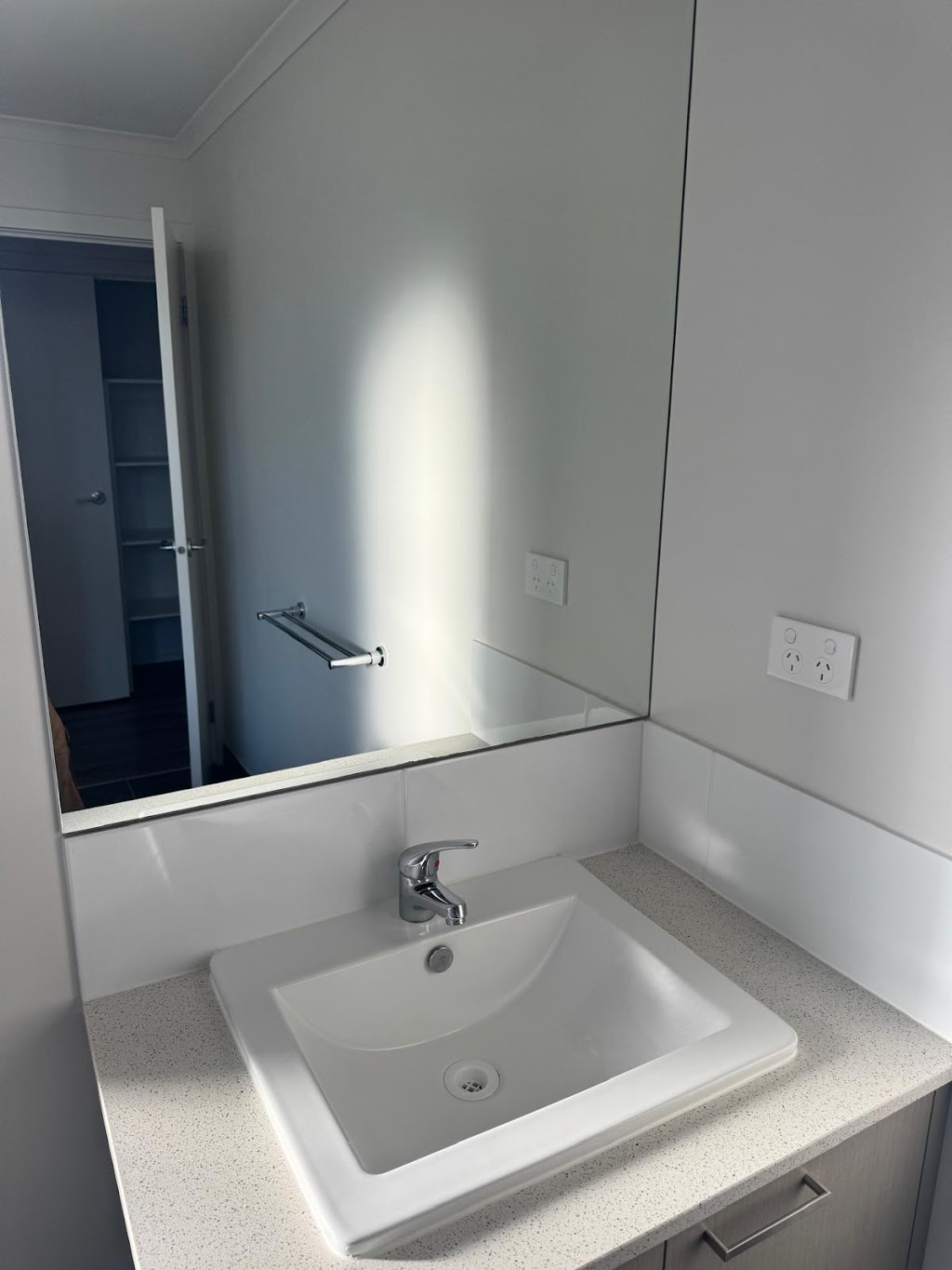 Kj Cleaning Services | 16 Massimo Way, Korumburra VIC 3950, Australia | Phone: 0468 443 099