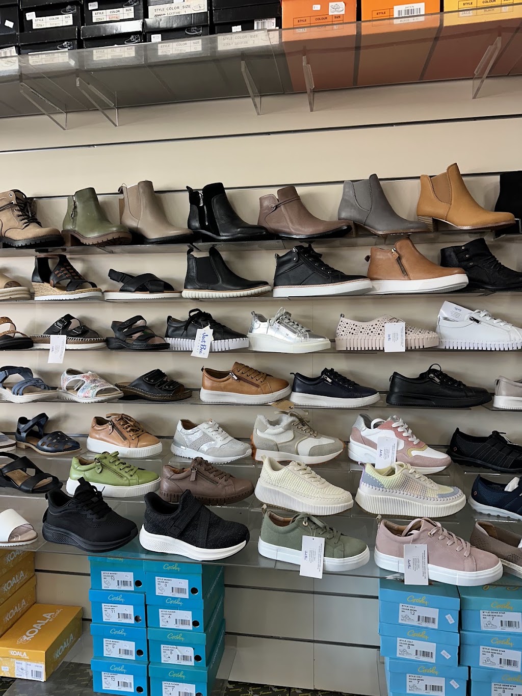 JC Footwear | 2A Tallarook St, Seymour VIC 3660, Australia | Phone: (03) 5799 1155