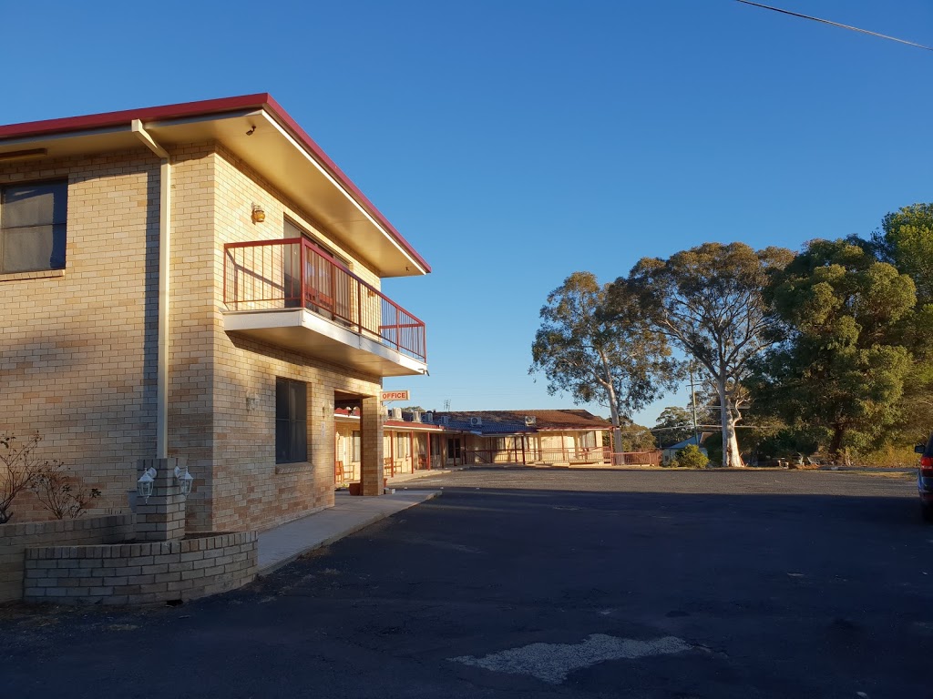 Kandos Fairways Motel | lodging | 4 Henbury Ave, Kandos NSW 2848, Australia | 0263794406 OR +61 2 6379 4406