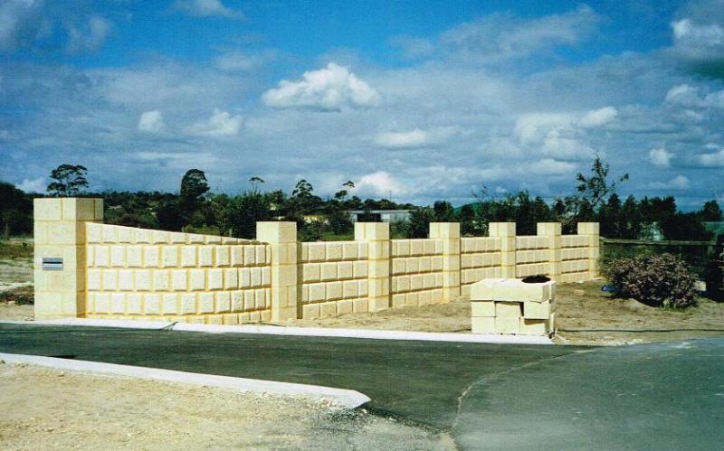 TMJ limestone retaining | 41 Barbarich Dr, Gidgegannup WA 6083, Australia | Phone: 0427 960 695