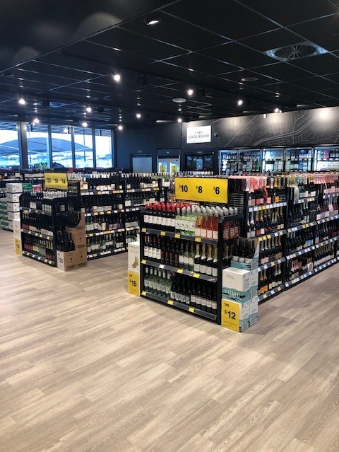 Liquorland Whiteman Edge | 100 Everglades Ave, Brabham WA 6055, Australia | Phone: (08) 6116 7180