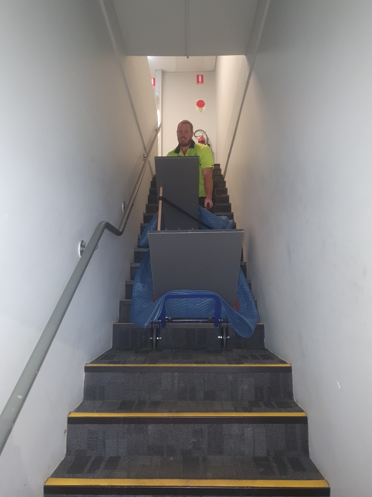 Ynot Movers | Shed 100/2 Magpie St, McDougalls Hill NSW 2330, Australia | Phone: 0422 673 176