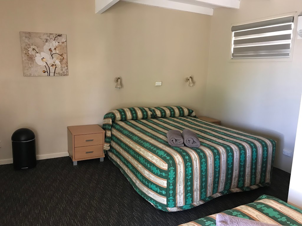 Oasis Motel | lodging | 152 Caswell St, Peak Hill NSW 2869, Australia | 0268691383 OR +61 2 6869 1383