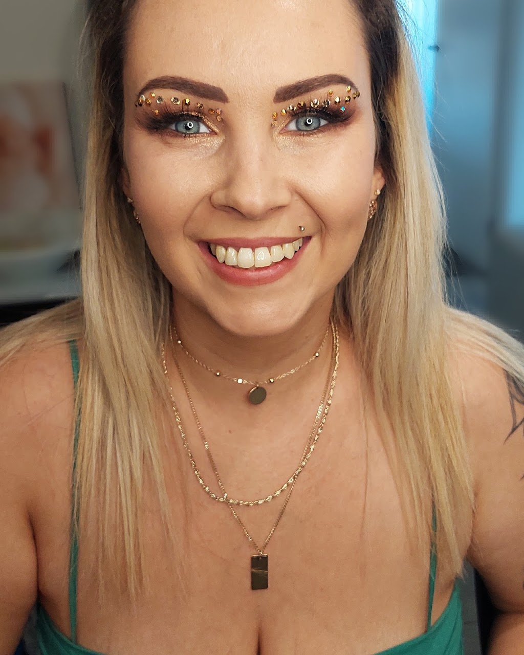 Wendys Makeup Artistry | 17 Dale Ave, Chain Valley Bay NSW 2259, Australia | Phone: 0406 970 021