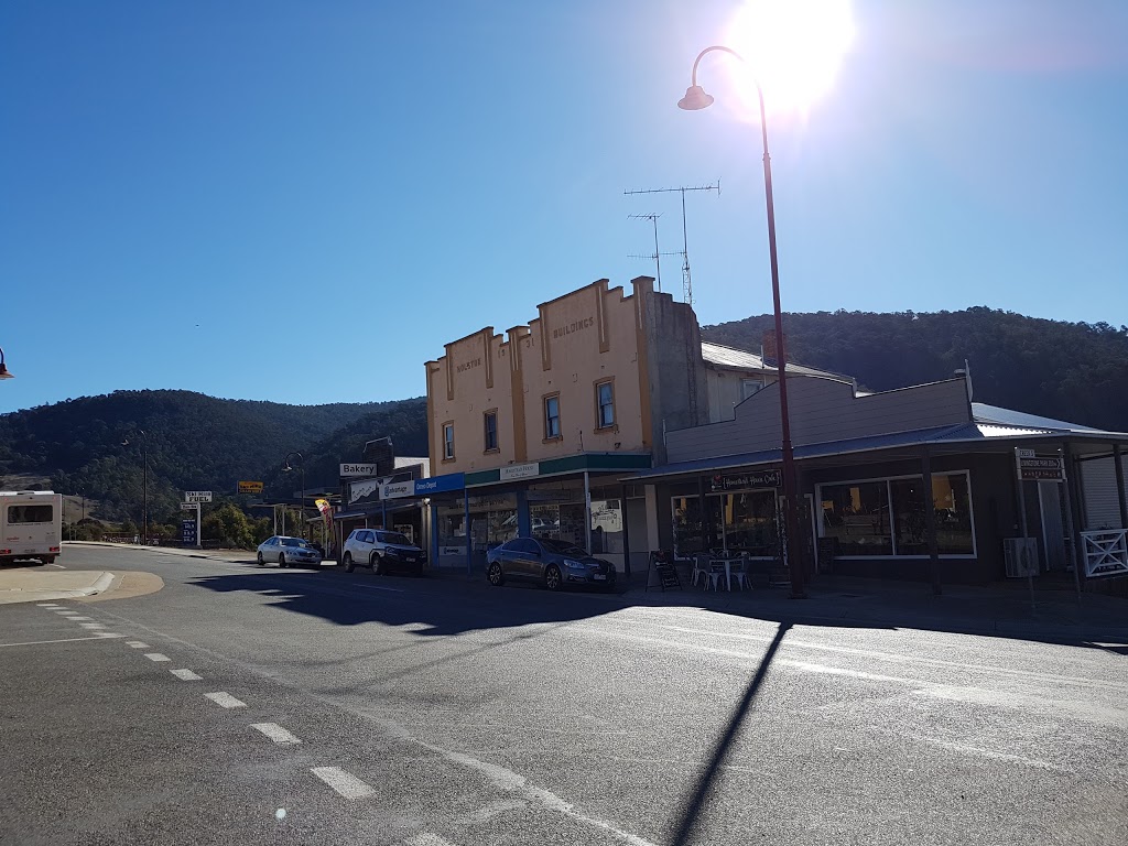Omeo Ski Hire & Service Station | gas station | 196 Day Ave, Omeo VIC 3898, Australia | 0351591600 OR +61 3 5159 1600
