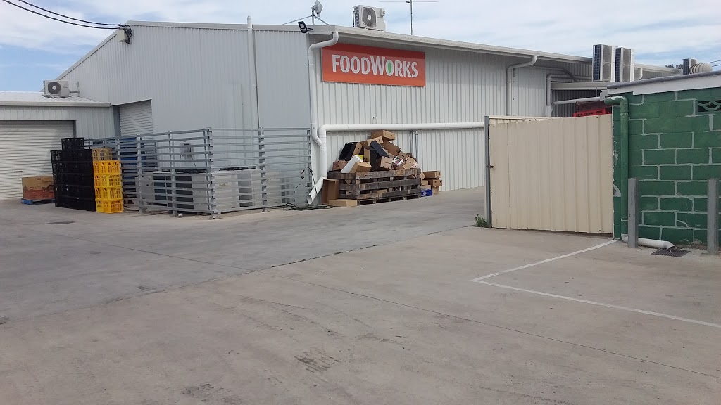 FoodWorks | supermarket | 31-33 Edward St, Biggenden QLD 4621, Australia | 0741271435 OR +61 7 4127 1435