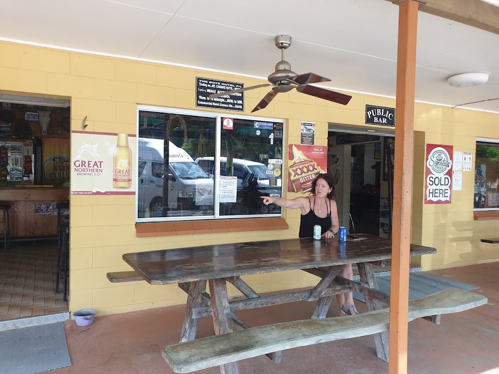 Mount Carbine Hotel motel | 6875 State Route 81, Mount Carbine QLD 4871, Australia | Phone: 0400 465 682