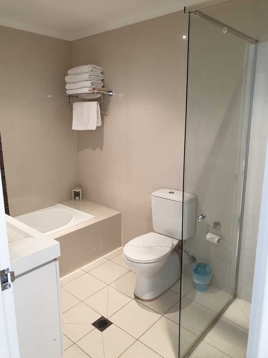 Riveira Apartment | lodging | 1 Tuggerah Parade, The Entrance NSW 2261, Australia