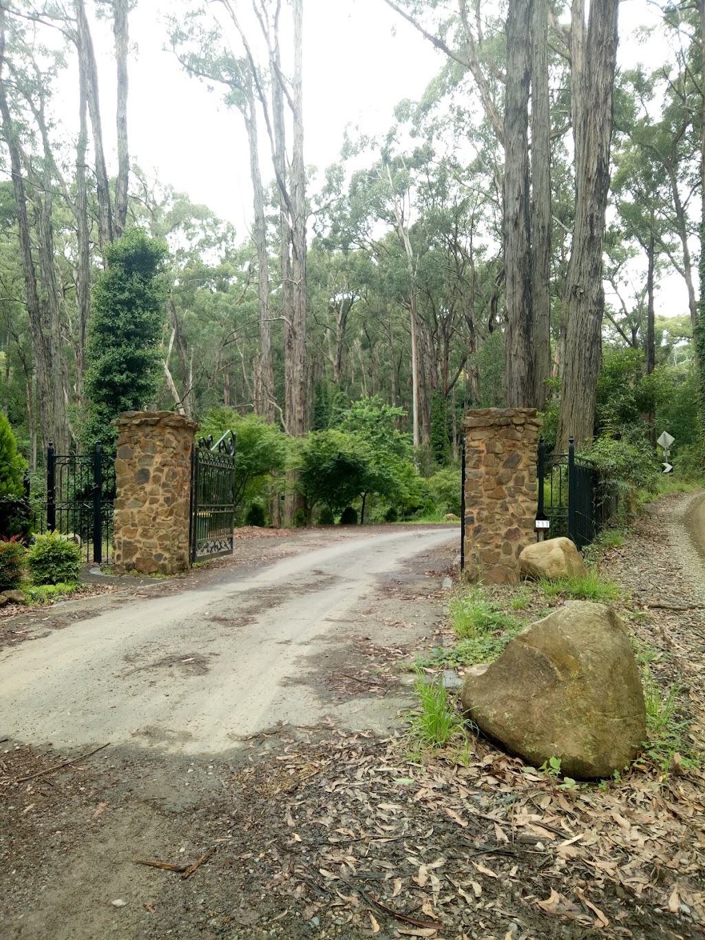 Glen Elborne Estate | lodging | Basin-Olinda Rd, Sassafras VIC 3787, Australia | 0413059606 OR +61 413 059 606
