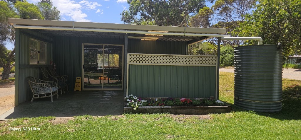 Bushlands caravan park | 97 Collier Rd, Pink Lake WA 6450, Australia | Phone: (08) 9071 1346