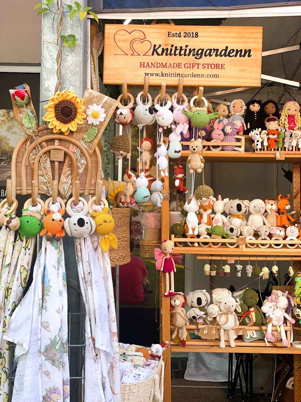 KNITTINGARDENN | 15 John Storey Court, Park Ridge QLD 4125, Australia | Phone: 0479 030 074