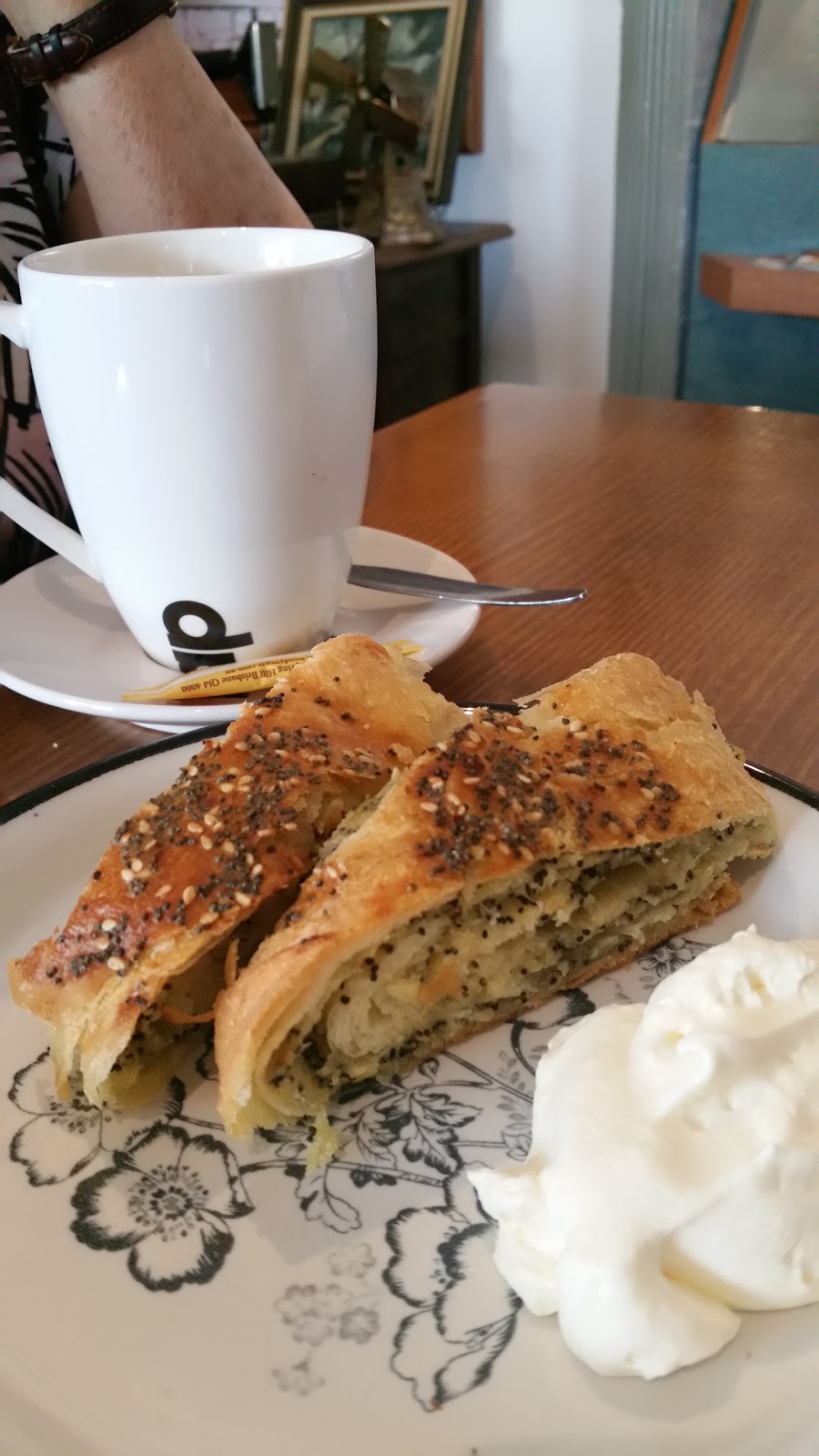 Windmill Cafe | cafe | 27 Stanley St, Toora VIC 3962, Australia