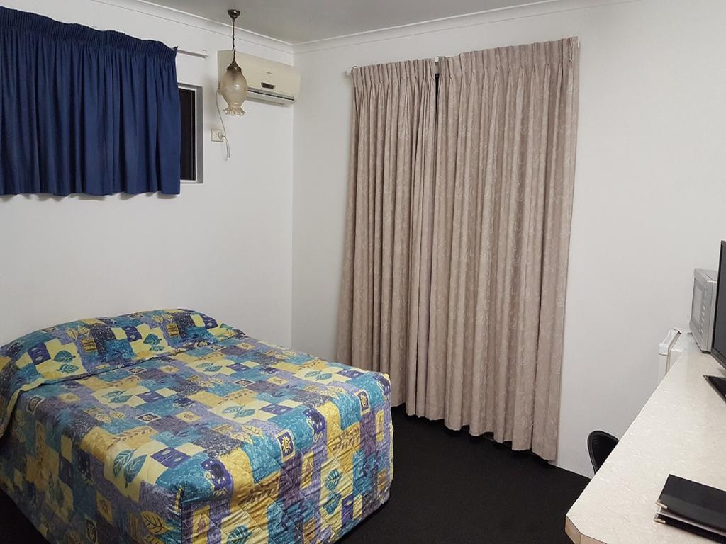 Siesta Villa Motel | lodging | 104 Glenlyon St, Gladstone Central QLD 4680, Australia | 0749724922 OR +61 7 4972 4922
