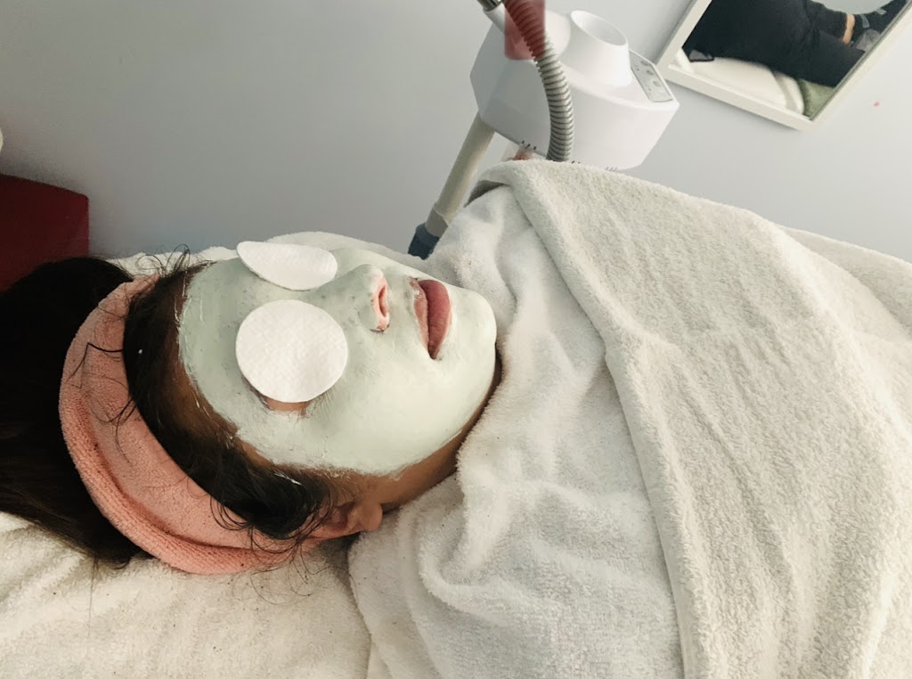 Lavish Beauty Lounge | 7 Apple Orchard St, Bardia NSW 2565, Australia | Phone: 0425 908 111