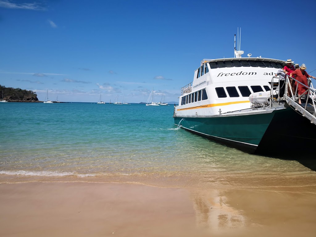 Freedom Fast Cat Cruises | travel agency | John Howes Dr, Rosslyn QLD 4703, Australia | 0749336888 OR +61 7 4933 6888