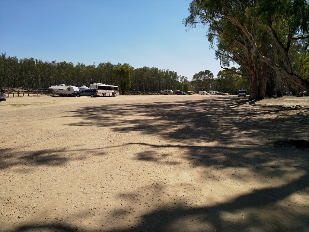 Finlays Beach | campground | Koonoomoo VIC 3644, Australia