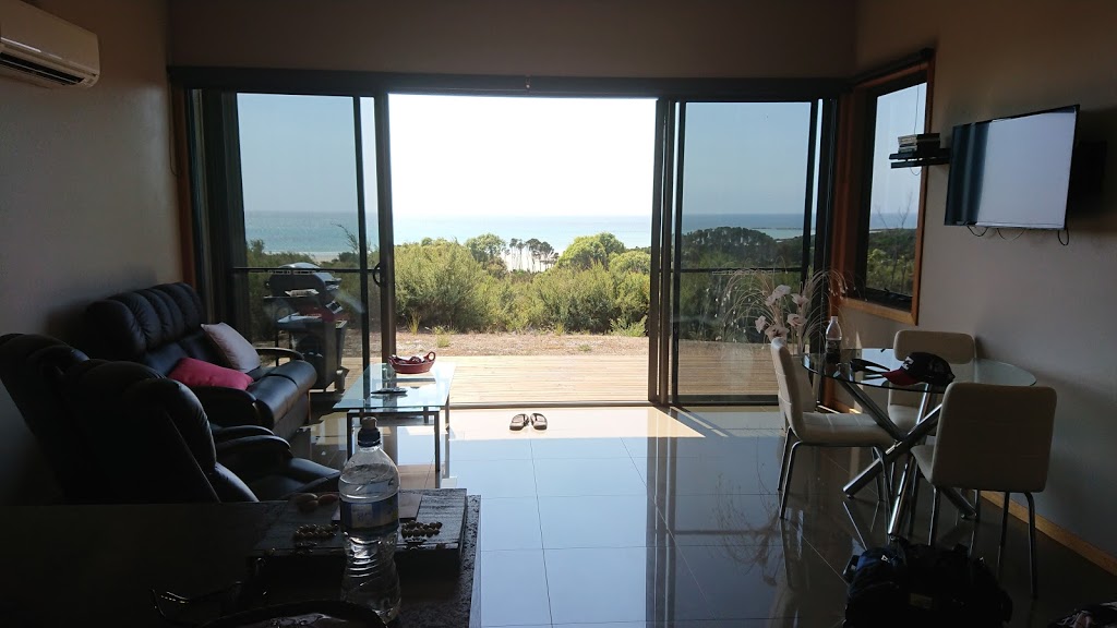 Rocky Cape Retreat | 265 Rocky Cape Rd, Rocky Cape TAS 7321, Australia | Phone: 0408 576 336