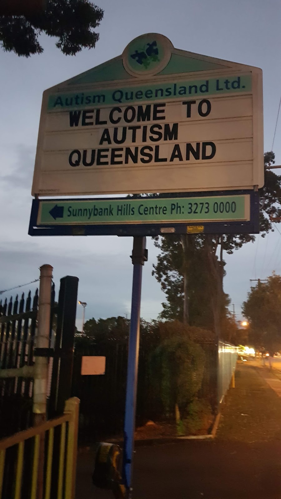 Autism Queensland | school | 437 Hellawell Rd, Sunnybank Hills QLD 4109, Australia | 0732730000 OR +61 7 3273 0000