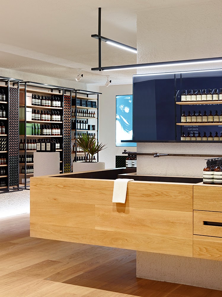 Aesop Indooroopilly | Shipping Centre, shop 2042 level 2/322 Moggill Rd, Indooroopilly QLD 4068, Australia | Phone: (07) 3378 6155