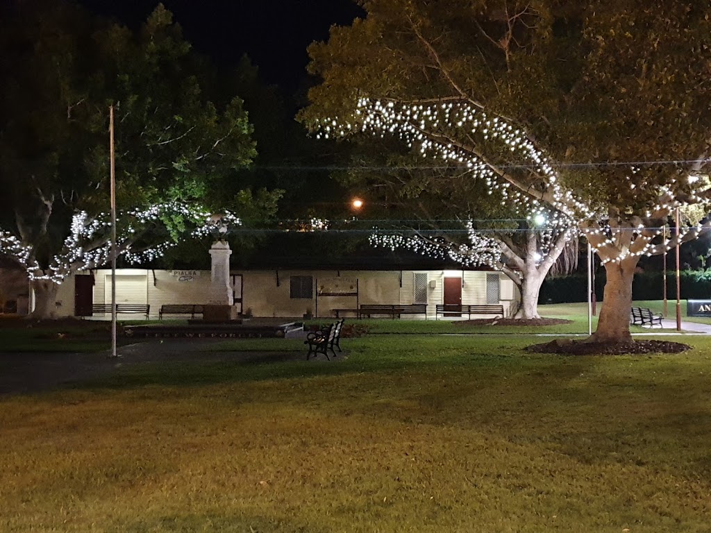 Hervey Bay War Memorial | park | 1-5 Main St, Pialba QLD 4655, Australia | 0741977477 OR +61 7 4197 7477