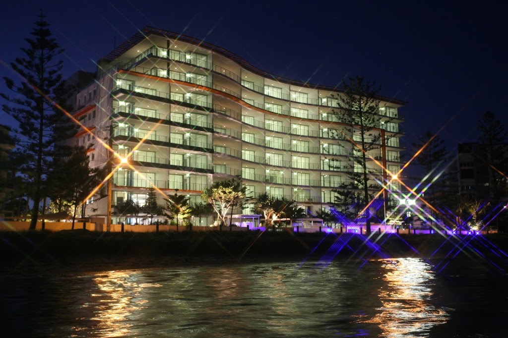 Silvershore Apartments On The Broadwater | 21 Brighton St, Biggera Waters QLD 4216, Australia | Phone: (07) 5500 2000