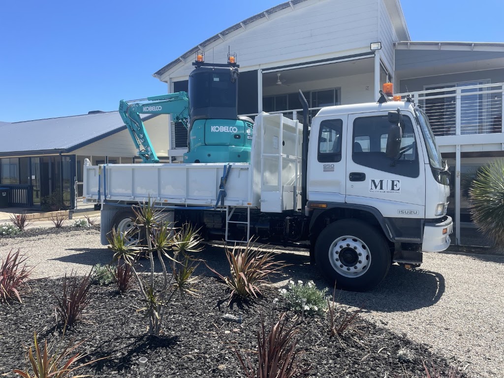 Mallys Earthmoving | 23 Lake Rd, Milang SA 5256, Australia | Phone: 0409 672 011