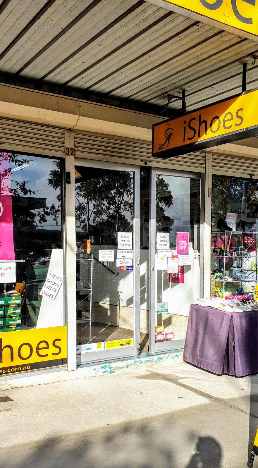 iShoes | shoe store | Shop 32 Mountain Gate Shopping Centre, 1880, Ferntree Gully Rd, Ferntree Gully VIC 3156, Australia | 0397586616 OR +61 3 9758 6616